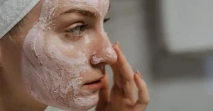 اسکراب، راهی ساده برای حفظ مرطوبیت و براقیت پوست خشک