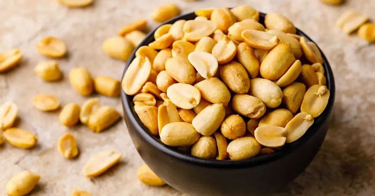 خواص، فواید و مضرات بادام زمینی