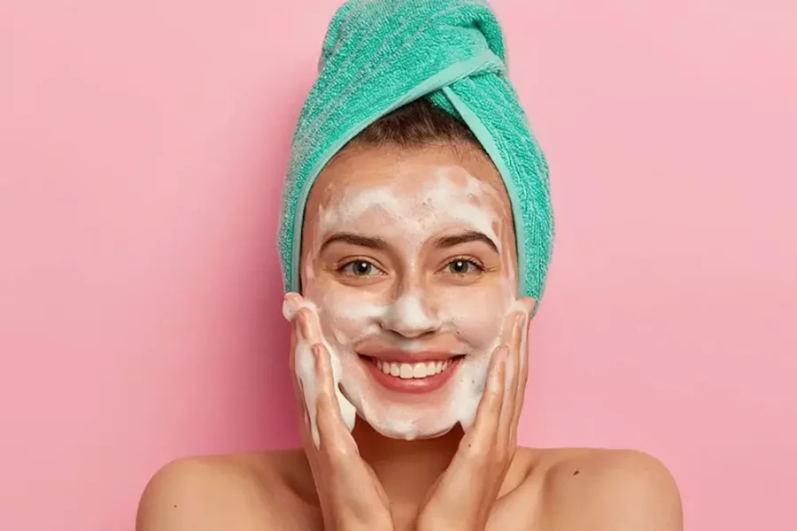 طرز استفاده از ژل شستشوی صورت