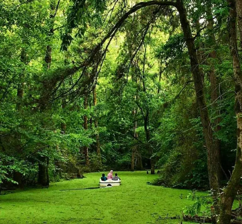 آشنایی با بهترین مکان ها برای سفر در خرداد