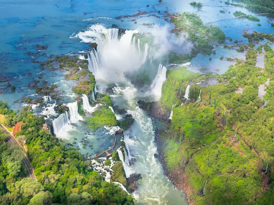 آشنایی با جاذبه های طبیعی شگفت ‌انگيز جهان