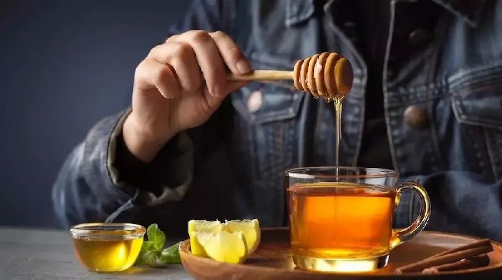 مصرف عسل همراه با چای