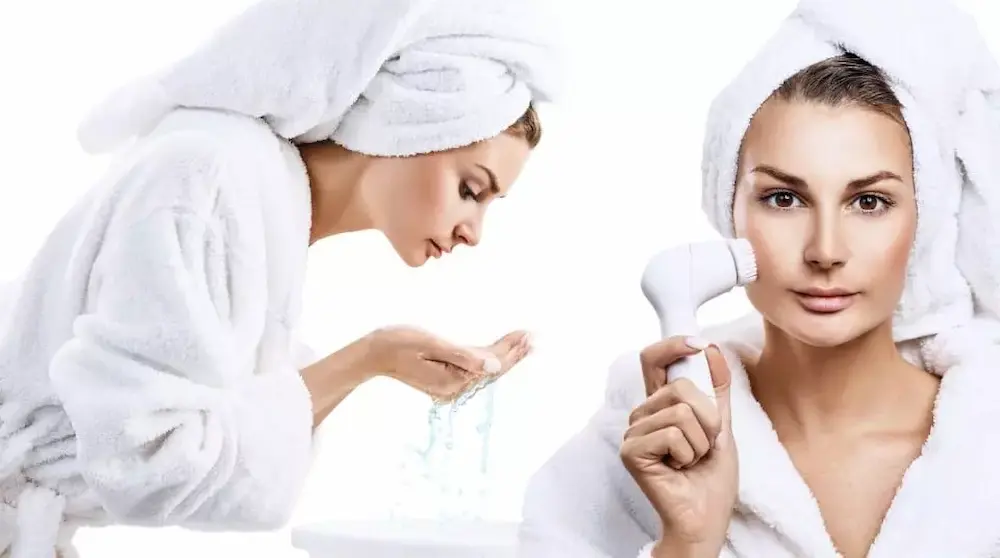 شستن صورت با آب گرم قبل از استفاده فیس براش