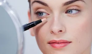 پرایمر چشم چیست و چگونه از آن استفاده کنم؟ پرایمر چشم چیست و چگونه از آن استفاده کنم؟