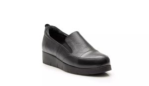 راهنمای انتخاب بهترین کفش چرم زنانه