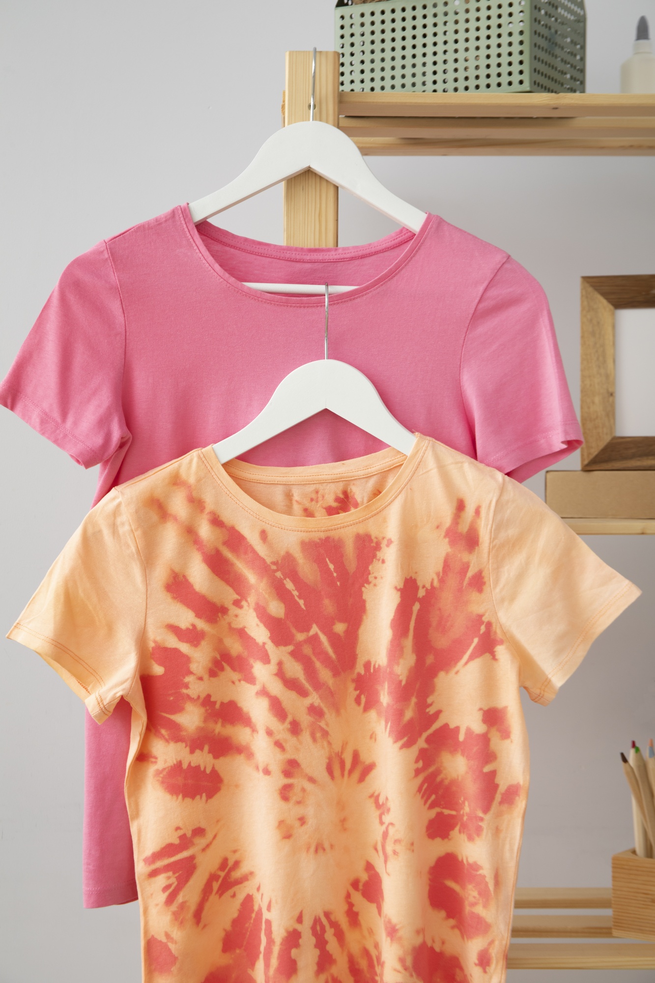 تیشرت‌ های طرح‌ دار یا ساده؟ کدام انتخاب بهتری برای شماست؟