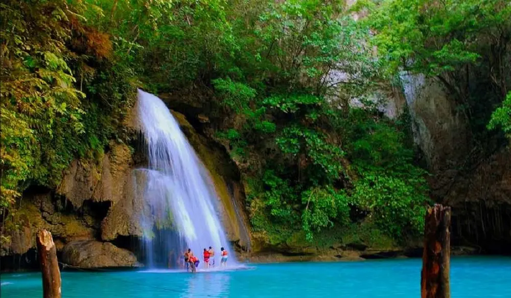 آبشار کاواسان یکی از محبوب ترین جاذبه های طبیعی فیلیپین